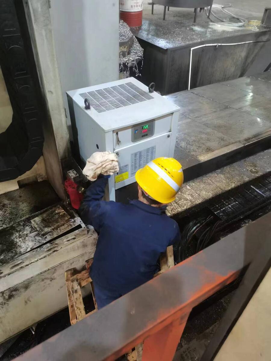 哈伯油冷機清洗保養(yǎng)